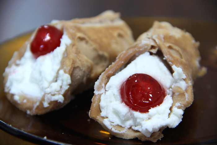 Cannoli ripieni di "lattica"